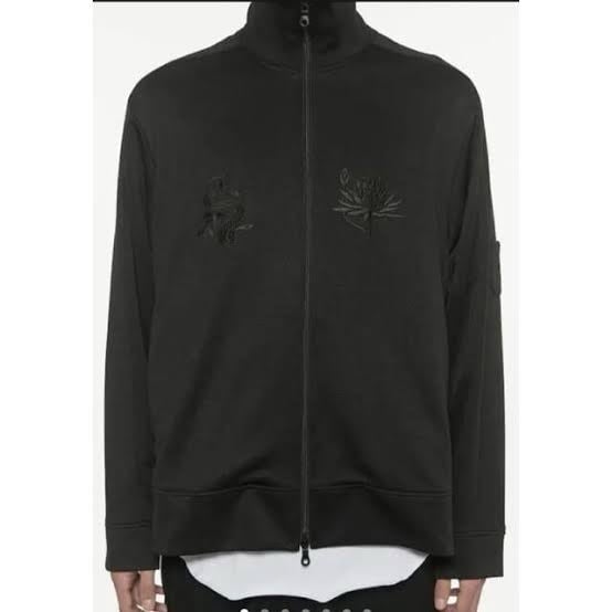 FAB88678-6D9C-40D8-96EC-