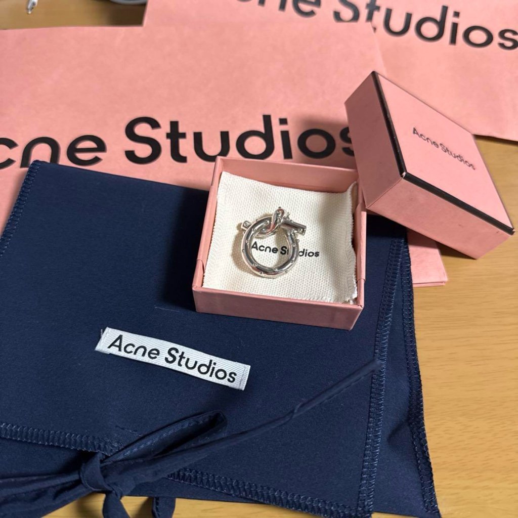 Acne Studios ノットデザイン シルバープラス リング Acne Studios ノットデザイン シルバープラス リング - ARCHIVESTOCK