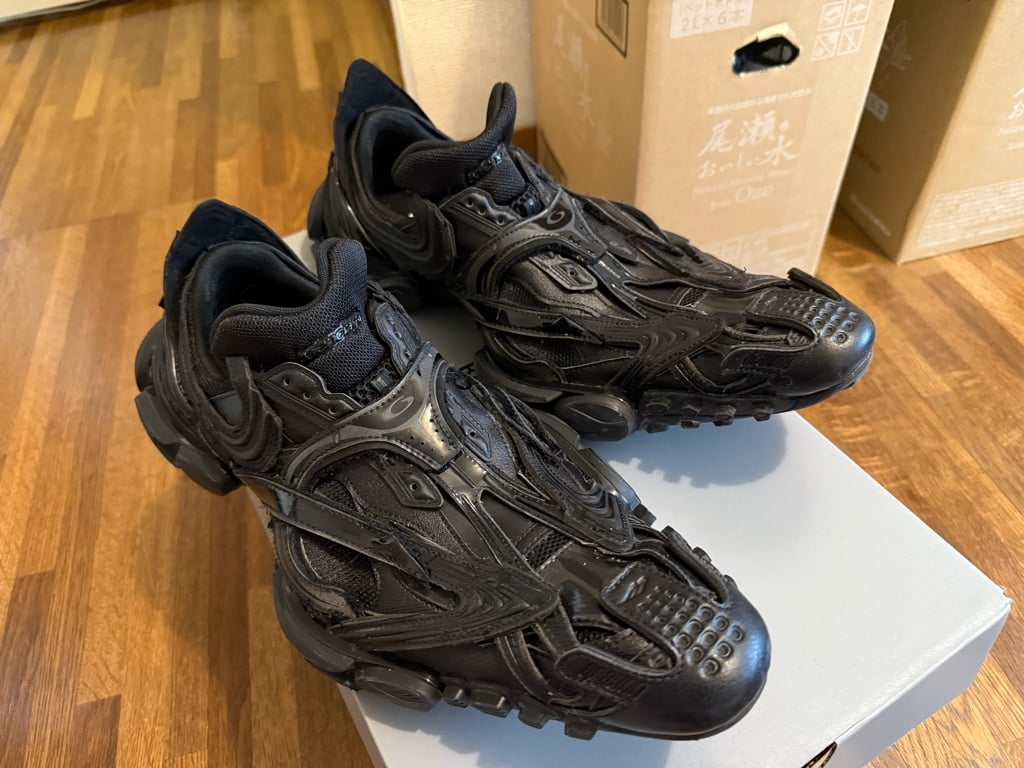 たまJBALENCIAGA Reptile レプタイル　Size 40 24AW】BALENCIAGA Reptile スニーカー ロゴ ポイントテッド