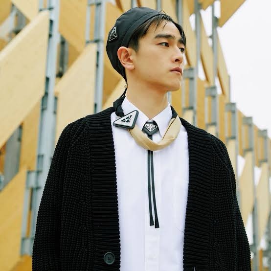 PRADA ループタイ ボロタイ ネクタイ PRADA ループタイ ボロタイ