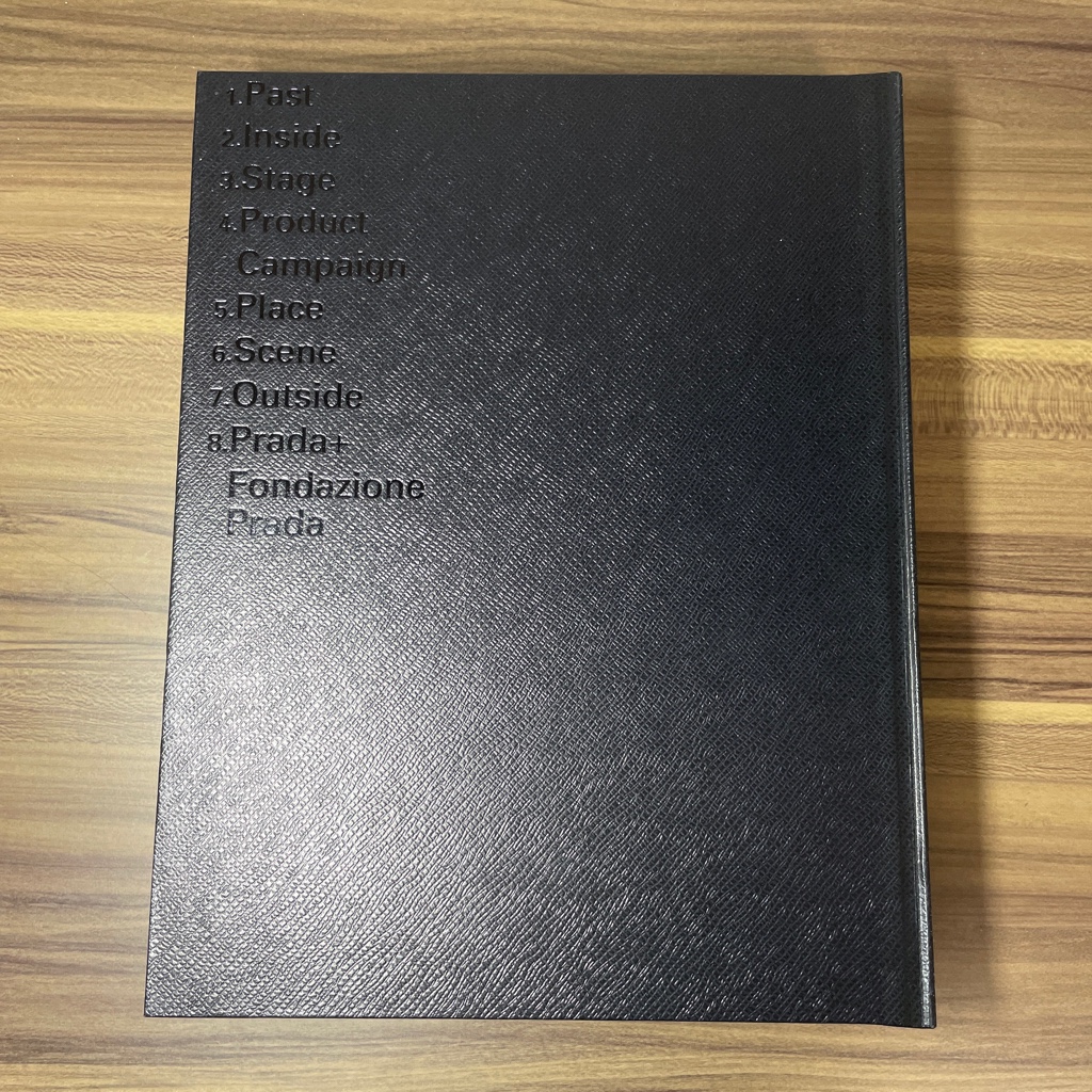 PRADA BOOK プラダ 本 ブック アートブック 写真集 ハードカバー美品 PRADA プラダ 本 ブック アートブック 写真集 カタログ ハードカバー
