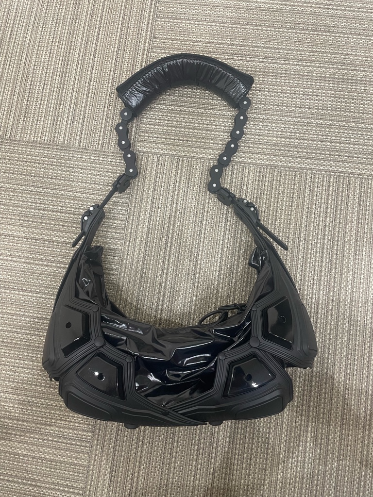 インナーラム innerraum ハーフムーンバック ショルダーバッグ