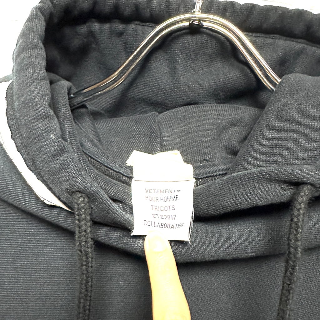 名作◇Vetements Champion ヴェトモン チャンピオン 17ss カットアウト 
