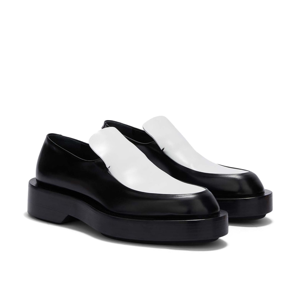 CHANEL シルバーローファーjil sander balenciaga CHANEL シルバーローファーjil sander balenciaga