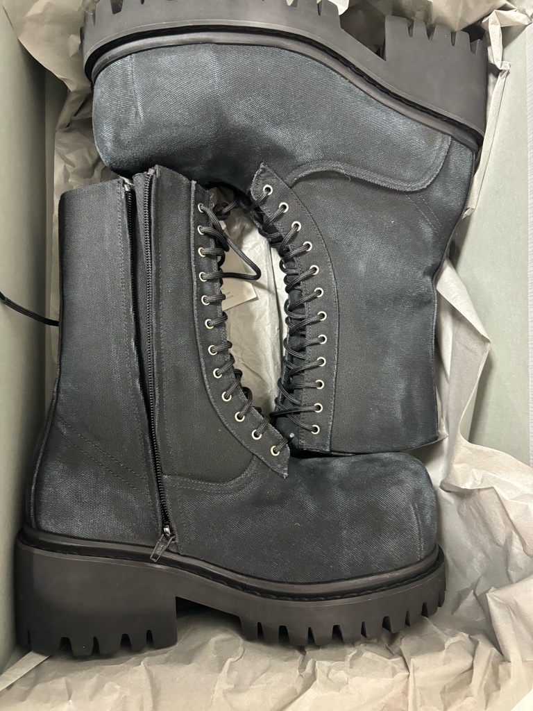 靴 BALENCIAGA STOMPER BOOTIE canvas 41 Balenciaga Stomper Bootie in Black | FWRD
