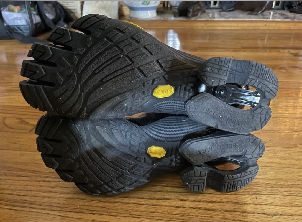 BALENCIAGA vibram レザーブーツ - ARCHIVESTOCK 