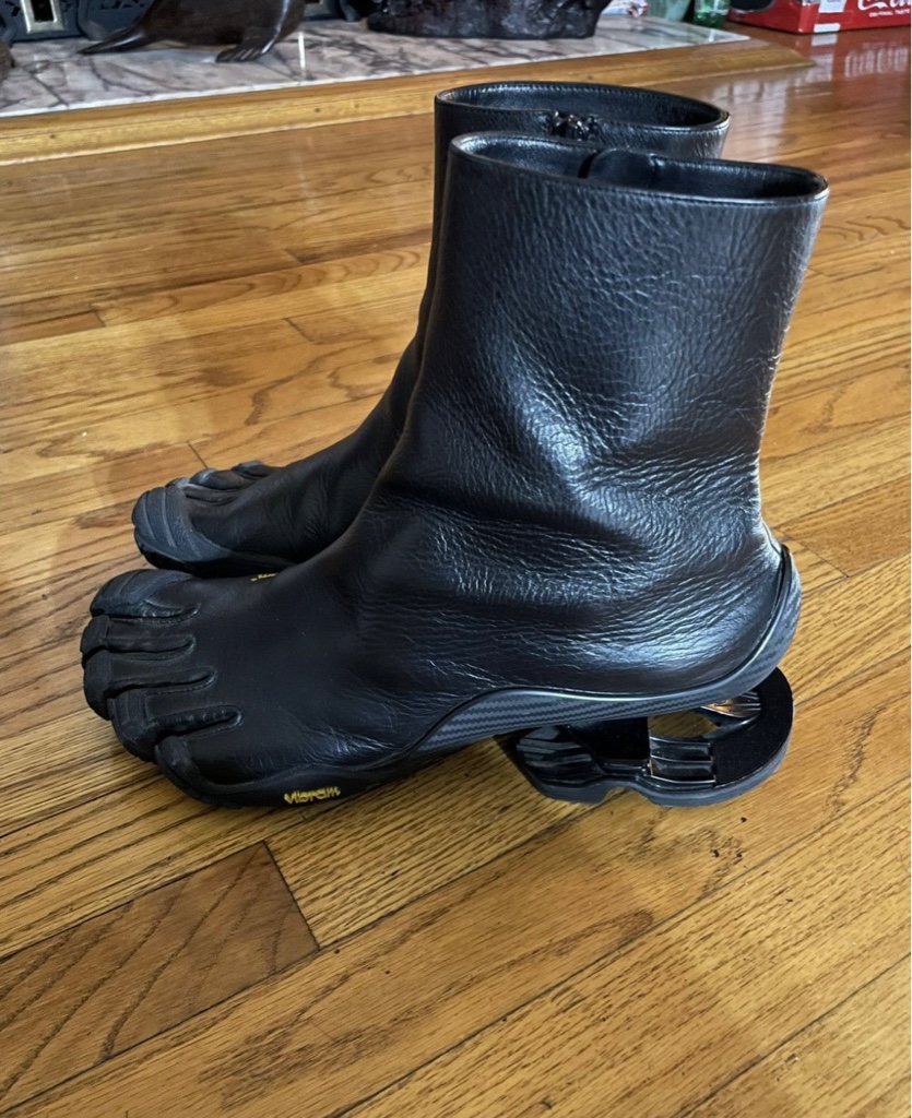 BALENCIAGA vibram レザーブーツ - ARCHIVESTOCK 
