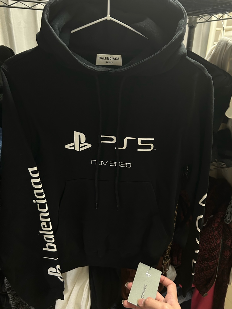 【関税込】人気◆BALENCIAGA バレンシアガ◆PS5 ロゴ パーカー org.jpg