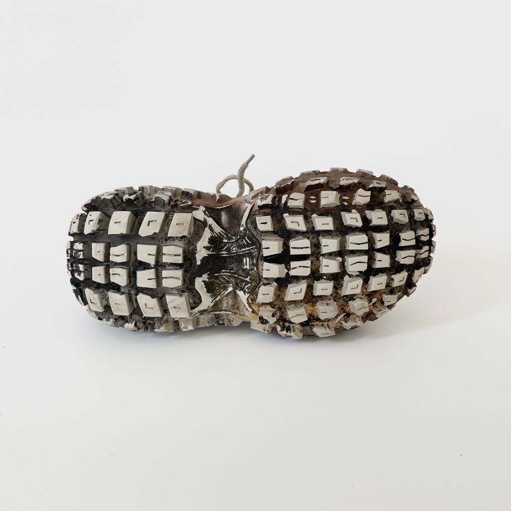 SOLD OUT】Balenciaga Defender Bouncer Worn-Out 42