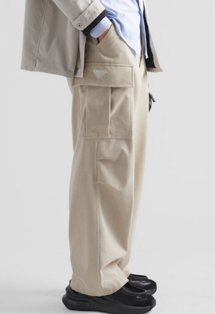 PRADA 23AW コーデュロイカーゴパンツ 三角プレート付き Sサイズ PRADA 23AW コーデュロイカーゴパンツ 三角プレート付き Sサイズ