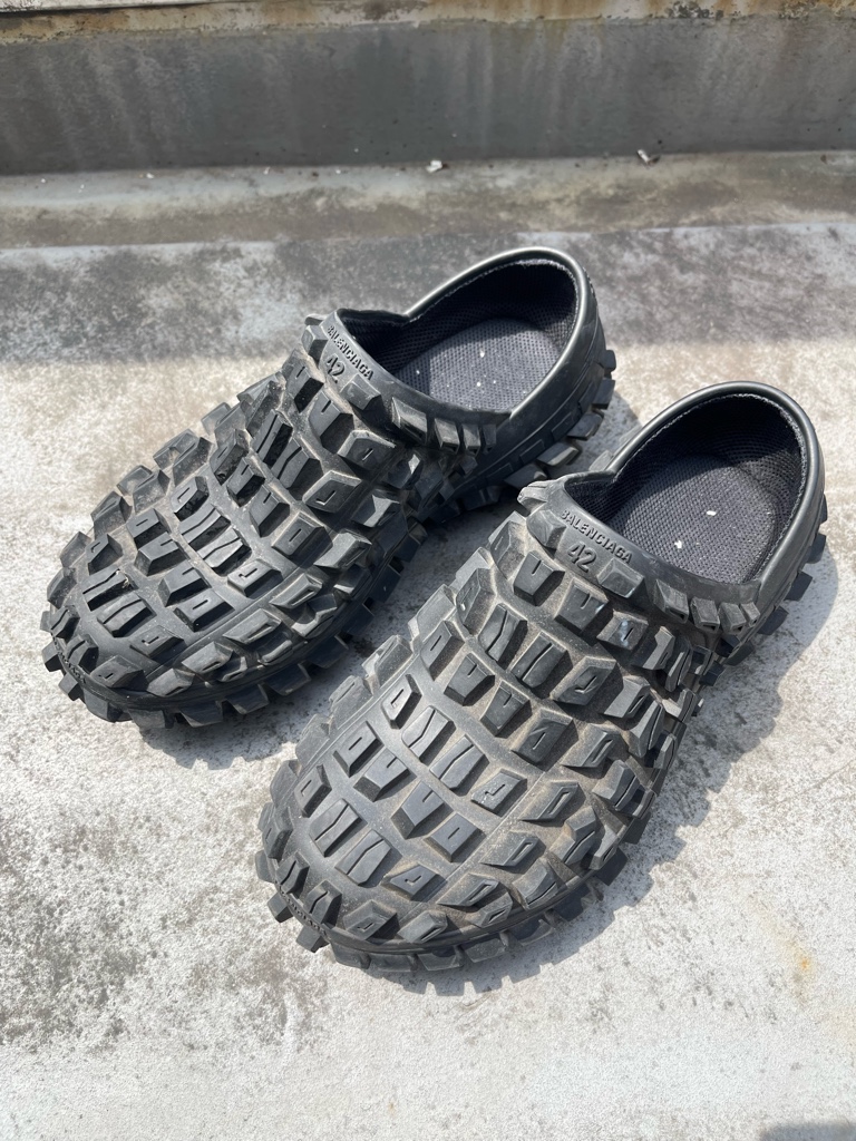 BALENCIAGA ブラック クロッグサンダル BALENGAGA クロックスサンダル