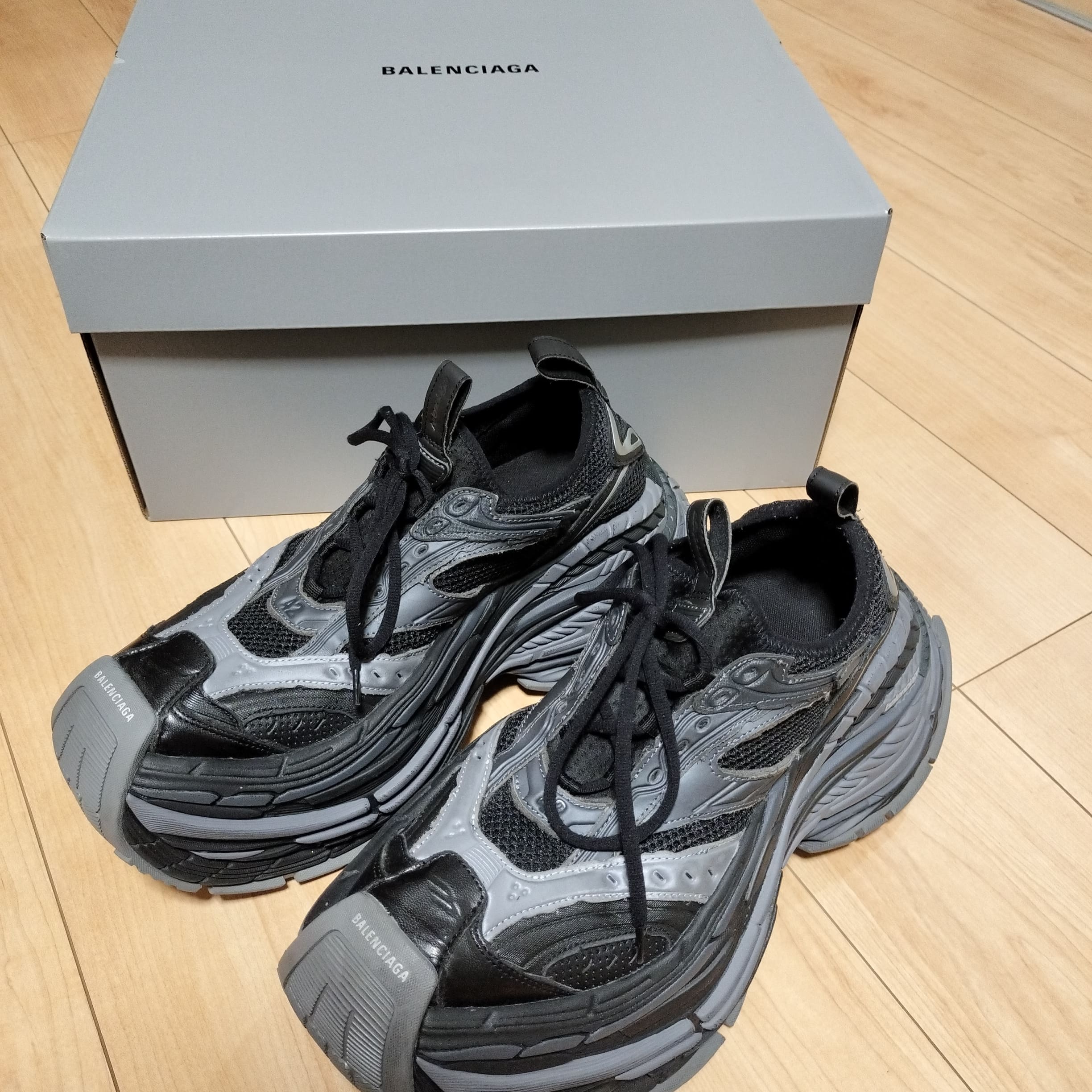 【25SS】BALENCIAGA PLATFORM スニーカー ロゴ プラットフォーム 25SS】BALENCIAGA PLATFORM スニーカー ロゴ プラットフォーム
