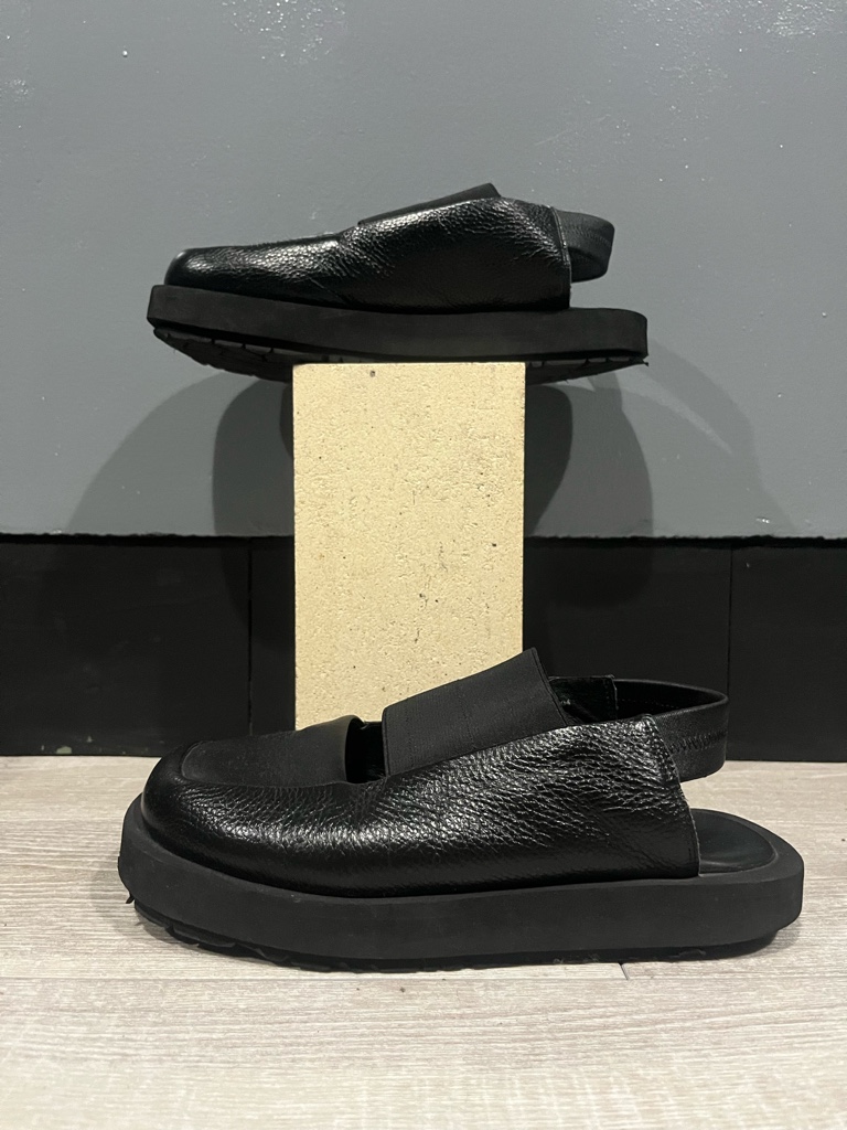 issey miyake men 18aw スクエアトゥ サンダル 黒 - ARCHIVESTOCK