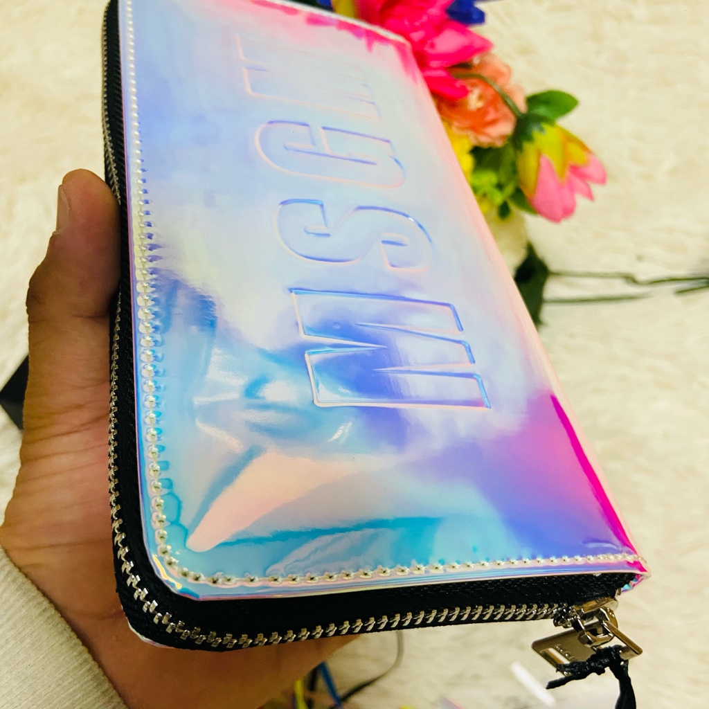 ソ*️様 新品未使用タグ付き、MSGMホログラム オーロラ長財布 新品タグ付✨MSGM✨エムエスジーエム✨長財布✨ホログラム✨オーロラ