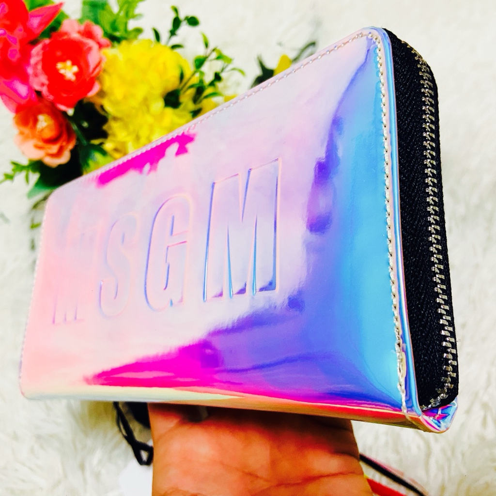 ソ*️様 新品未使用タグ付き、MSGMホログラム オーロラ長財布 新品タグ付✨MSGM✨エムエスジーエム✨長財布✨ホログラム✨オーロラ