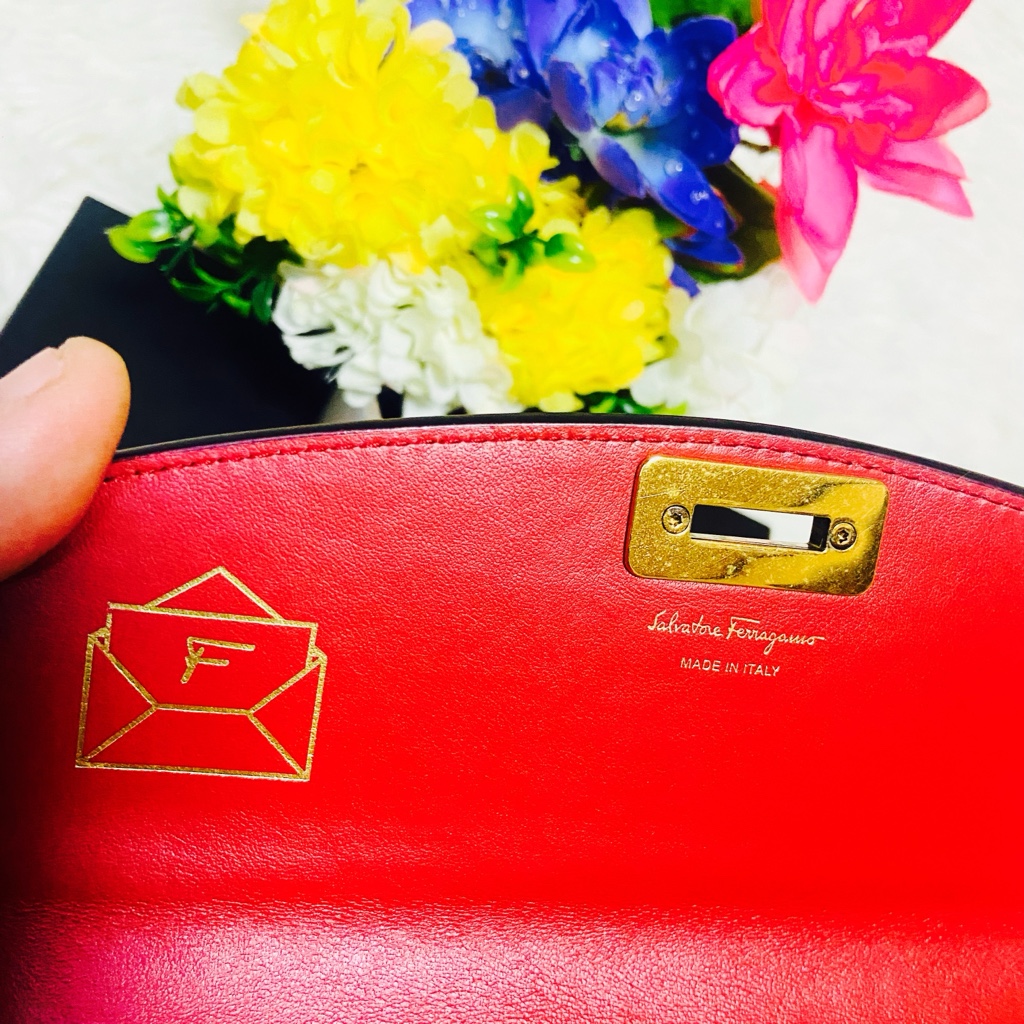 FERRAGAMO✨フェラガモ✨財布✨ガンチーニ✨ゴールド金具✨イタリア製 