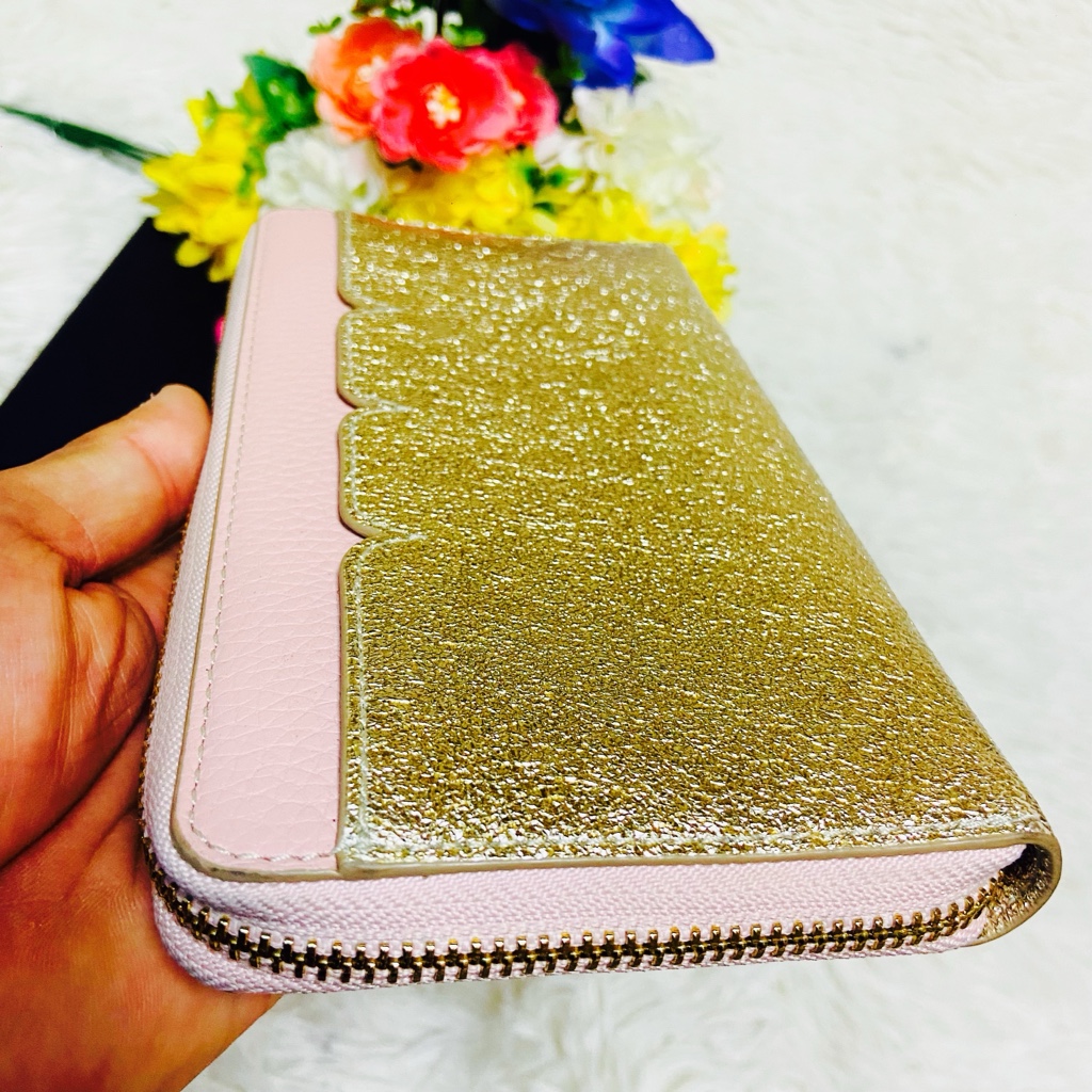 本革✨TORY BURCH✨トリーバーチ✨財布✨メタリック✨ラメ✨ラウンドジップ 本革✨TORY BURCH✨トリーバーチ✨財布✨メタリック✨ラメ