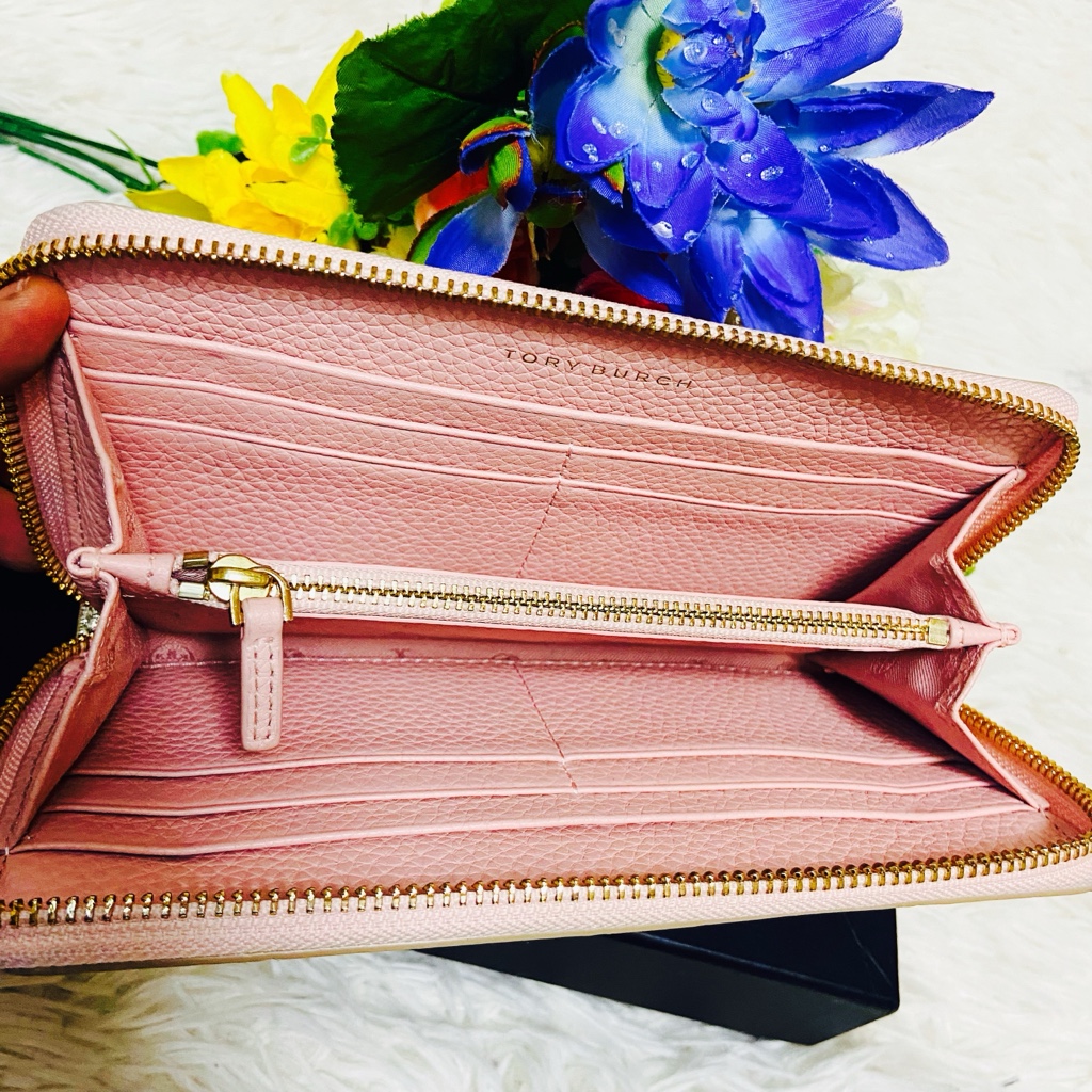 本革✨TORY BURCH✨トリーバーチ✨財布✨メタリック✨ラメ✨ラウンドジップ 本革✨TORY BURCH✨トリーバーチ✨財布✨メタリック✨ラメ