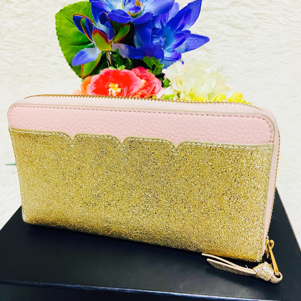 本革✨TORY BURCH✨トリーバーチ✨財布✨メタリック✨ラメ✨ラウンドジップ 本革✨TORY BURCH✨トリーバーチ✨財布✨メタリック✨ラメ