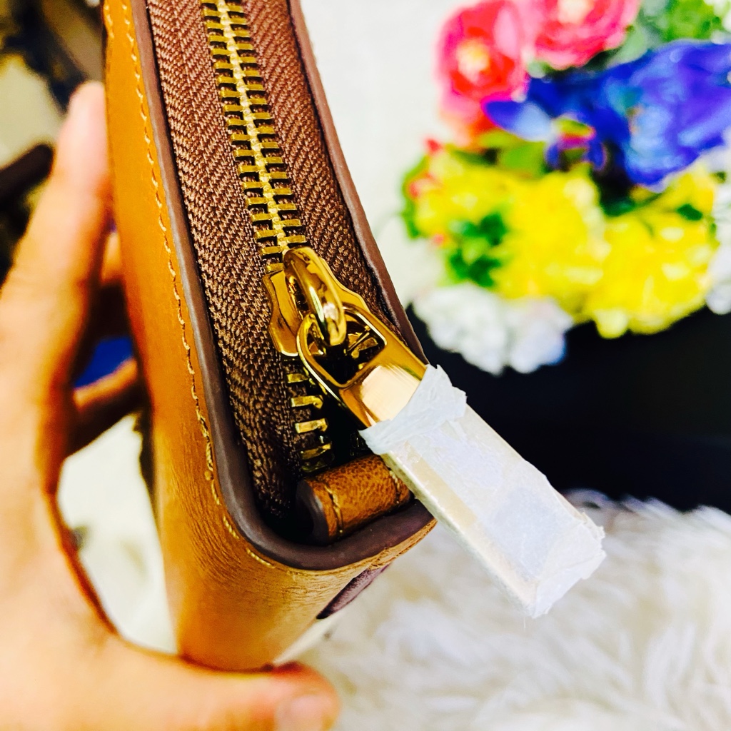 新品✨FOSSIL✨フォッシル✨財布✨ラウンドファスナー✨パッチワーク✨マルチ 新品✨FOSSIL✨フォッシル✨財布✨ラウンドファスナー✨パッチワーク