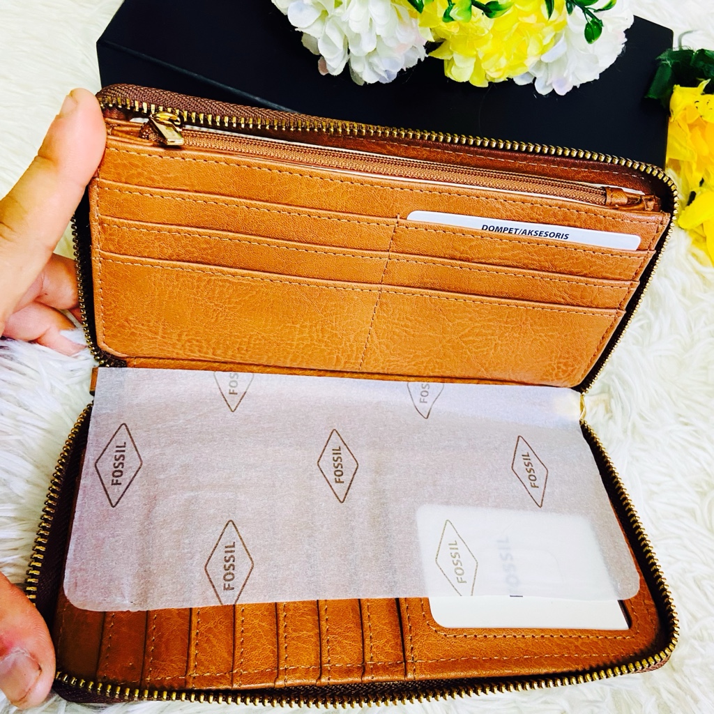 新品✨FOSSIL✨フォッシル✨財布✨ラウンドファスナー✨パッチワーク✨マルチ 新品✨FOSSIL✨フォッシル✨財布✨ラウンドファスナー✨パッチワーク