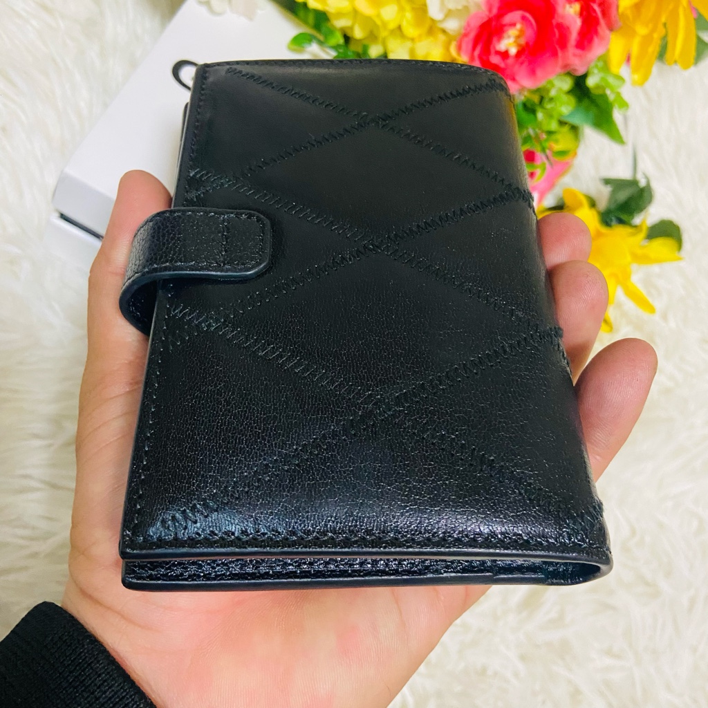 現行品✨GIVENCHY✨ジバンシー✨ダイヤモンド✨財布✨キルト