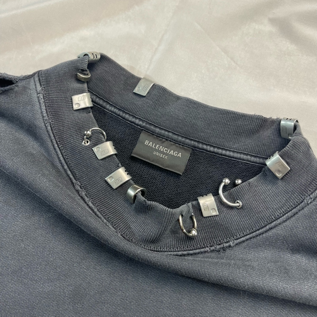 BALENCIAGA 23AW PIERCED ROUND スウェット ピアス