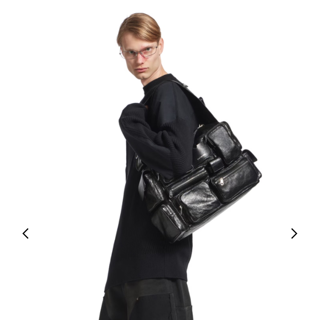 チ*ト様 【早い者勝ち】BALENCIAGA Superbusy ラージスリング Superbusy ラージ スリングバッグ で ブラック | Balenciaga JP