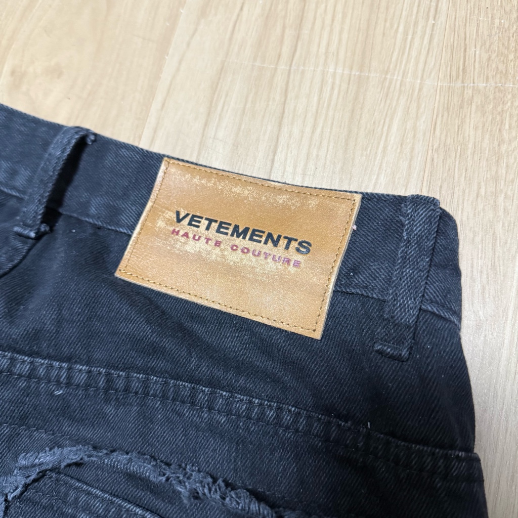 VETEMEMTS 23SS クラッシュリペアバギーデニムパンツ サイズ28 VETEMEMTS 23SS クラッシュリペアバギーデニムパンツ サイズ28