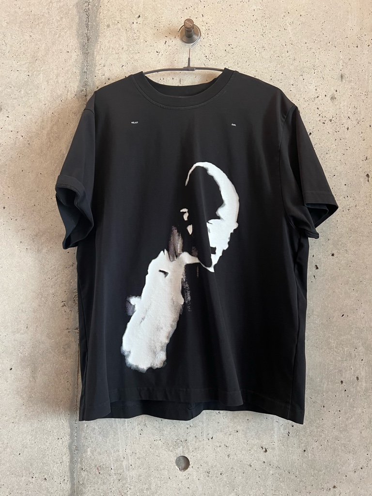 送料関税込HELIOT EMIL AI GenetatedプリントTシャツホワイト HELIOT EMIL: ホワイト AI Generated Print Tシャツ | SSENSE 日本