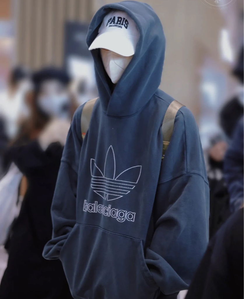 balenciaga  adidas  バレンシアガコラボショッパー 巾着 82a9a2331e12be5fe30c27a6754996