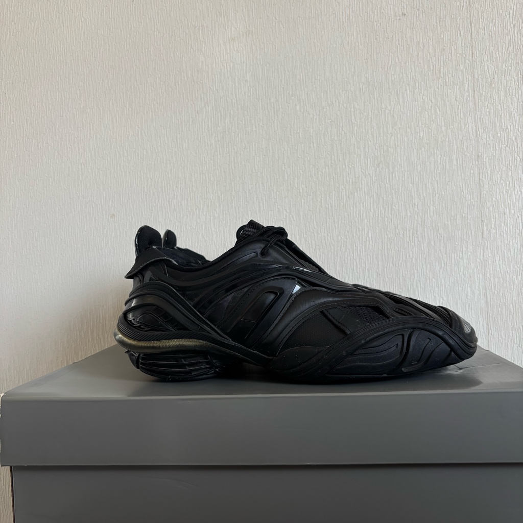 BALENCIAGA tyrex 43 - ARCHIVESTOCK