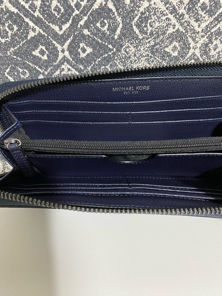 新品同様】MICHAEL KORS ラウンドファスナー 長財布 ウォレット