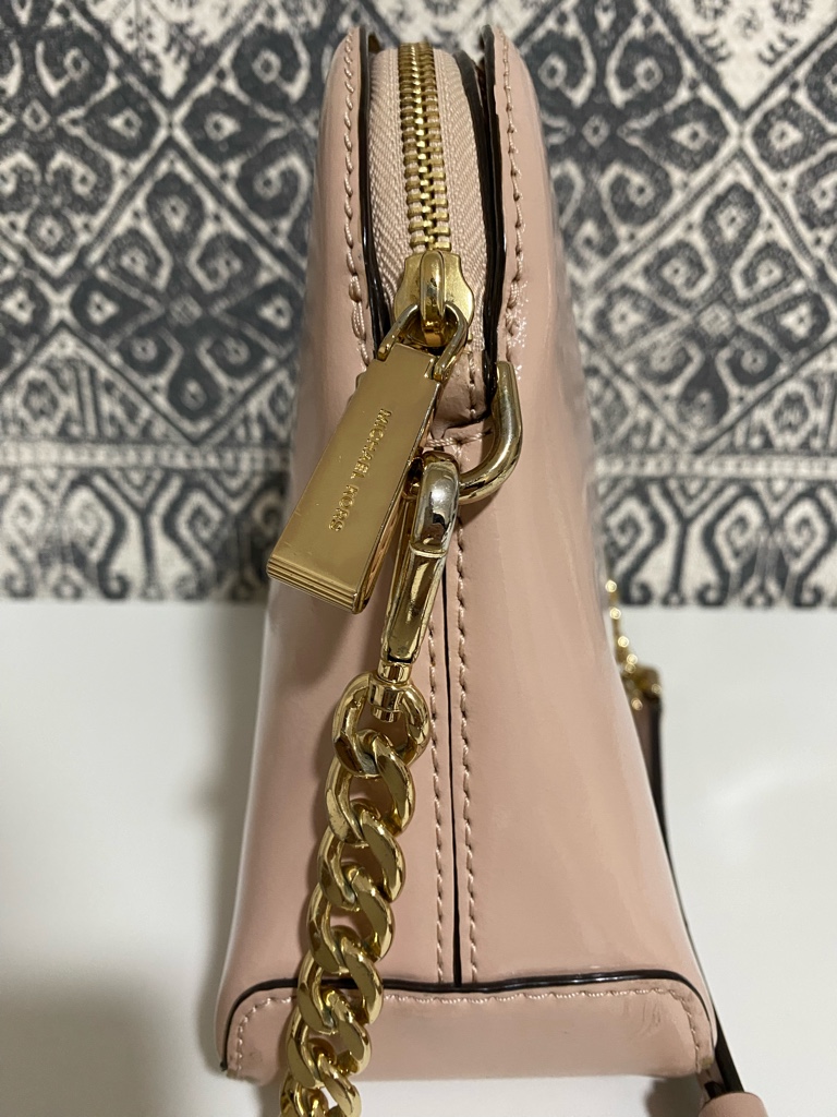 ⭐︎様交渉中　極美品　MICHAEL KORS 124 ショルダーバッグ ☆電池新品交換済美品☆ MICHAEL KORS MK2424