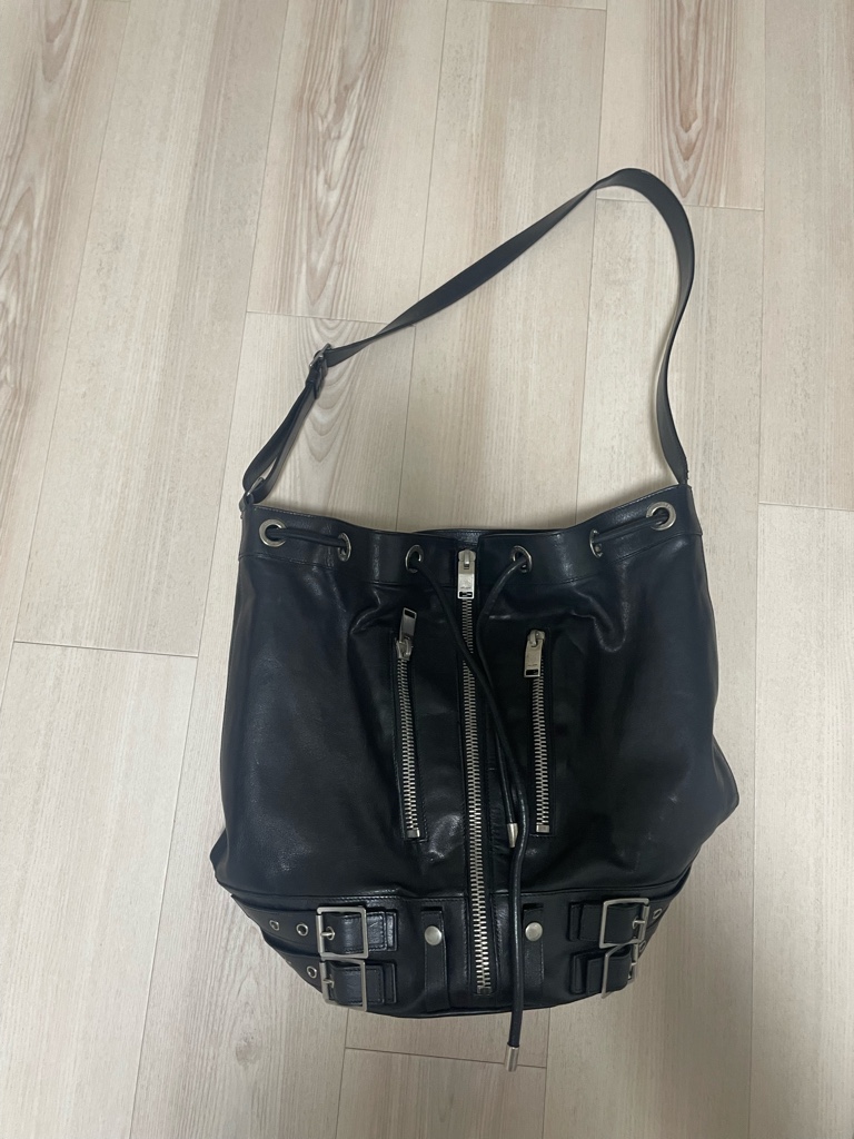 saint laurent parisライダースレザーバケットバッグblack