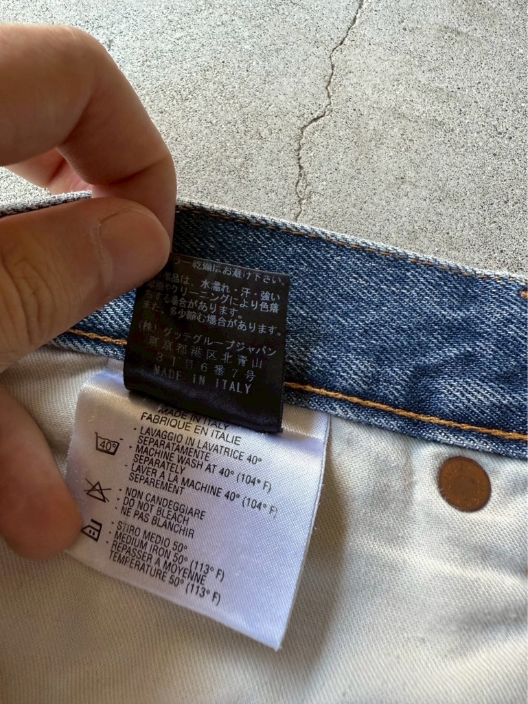 パンツ GUCCI ARCHIVE BLUE STRAIGHT DAMAGE JEANS GUCCI - GUCCI ARCHIVE BLUE STRAIGHT DAMAGE JEANSの通販 by