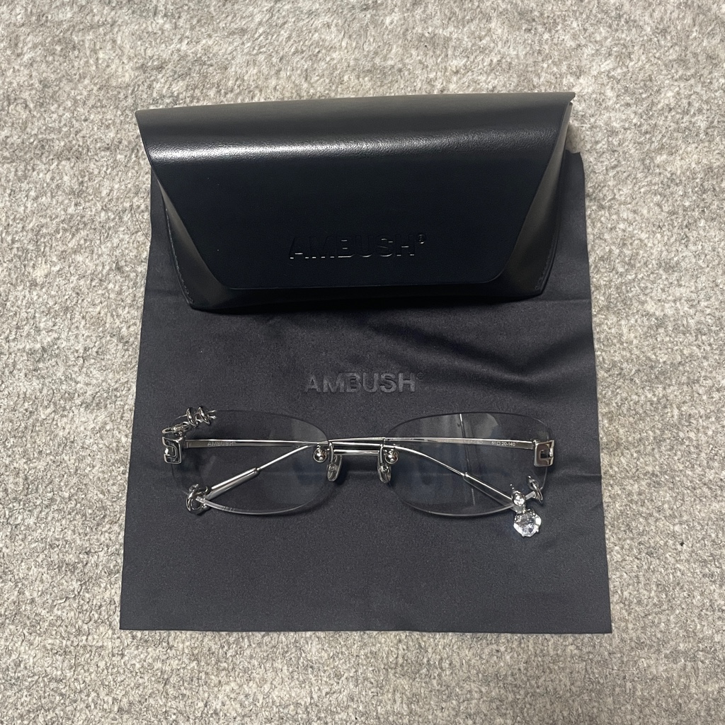 即日発送AMBUSH pierce sunglasses ピアス　リムレス 美品 AMBUSH ピアス サングラスPIERCED SUNGLASSES - メルカリ