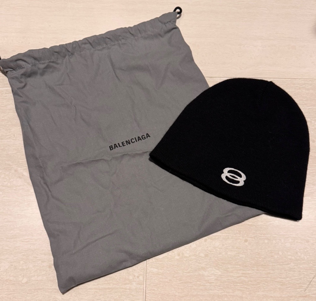 BALENCIAGA ホワイトキャップ 保存袋付き BALENCIAGA ホワイトキャップ 保存袋付き BALENCIAGA ホワイト