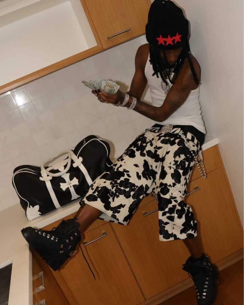 Heliot emil hiking boots 45 - ARCHIVESTOCK