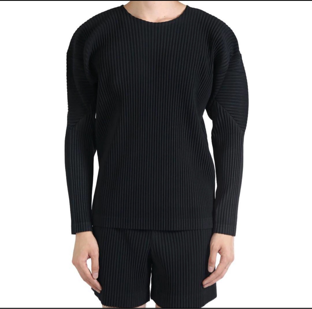 HOMME PLISSÉ ISSEY MIYAKE ブラック長袖カットソー Homme Plisse