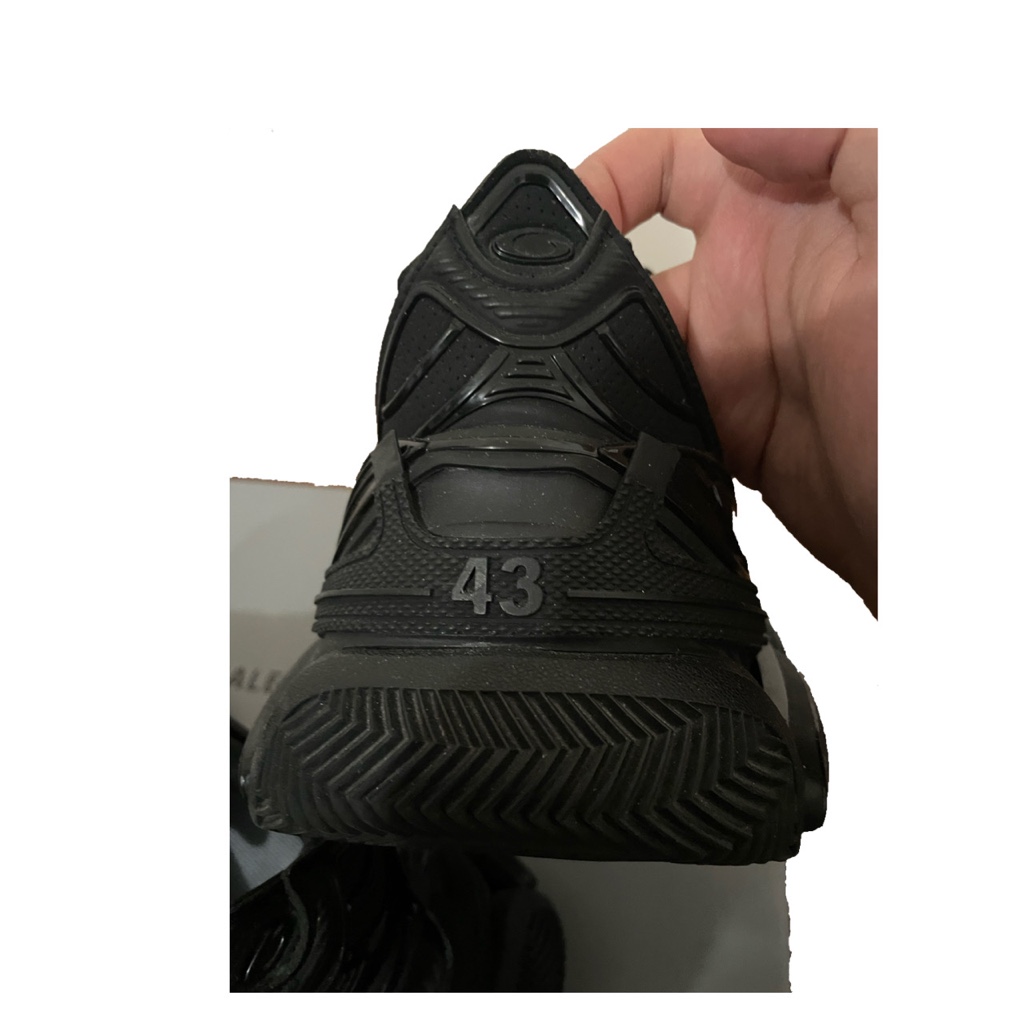 BALENCIAGA reptile black 43 - ARCHIVESTOCK