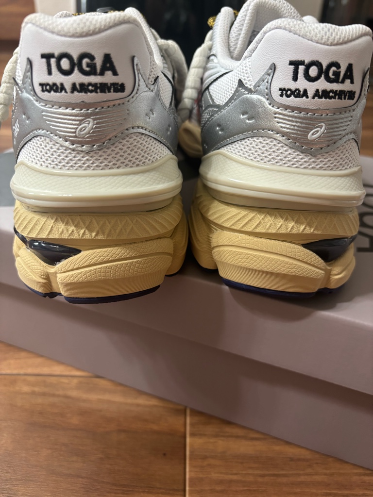TOGA × Asics Gel-Cumulus White Toga x Asics Gel-Cumulus 16 TG 