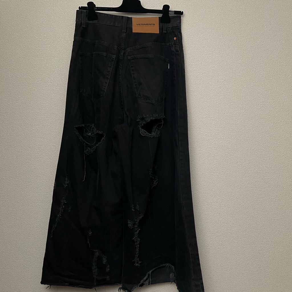 SALE 週末までVETEMENTS ダメージ加工 バギーパンツ28 - ARCHIVESTOCK
