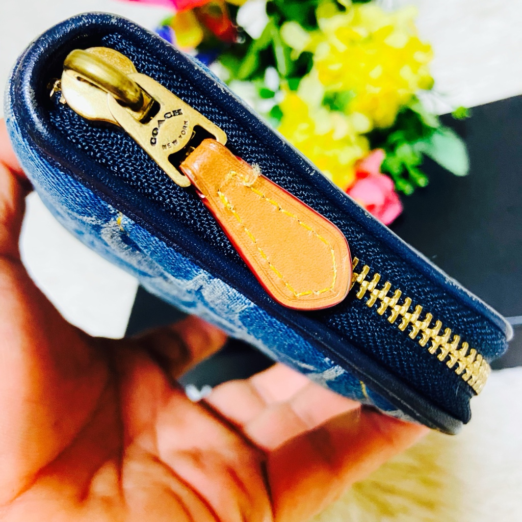 デニム✨COACH✨コーチ✨長財布✨ラウンドファスナー✨シグネチャー 