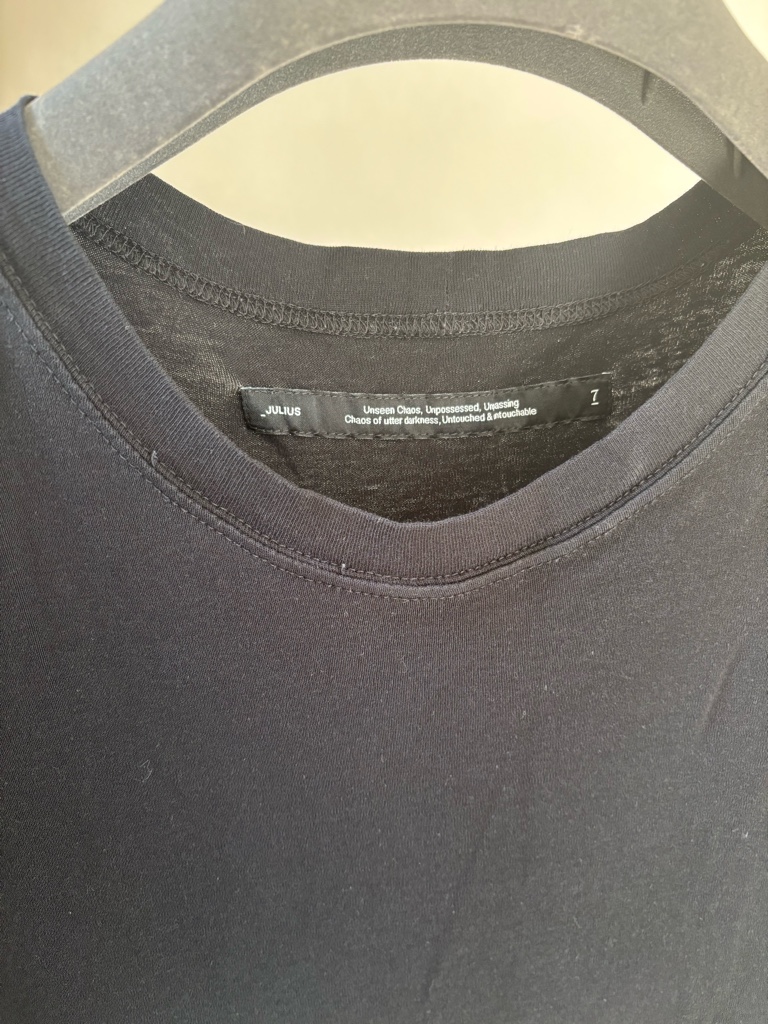 JULIUS PRE-FALL 2023 Ungatedノースリーブ - ARCHIVESTOCK
