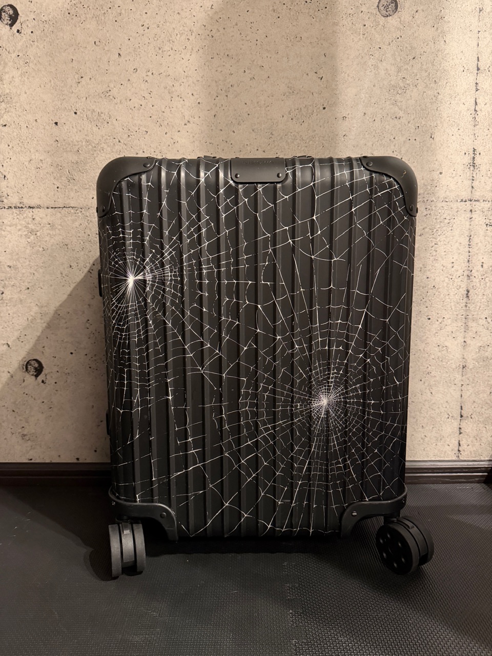 SUPREME×RIMOWA キャリーケース 保証書など付属品完備 - ARCHIVESTOCK