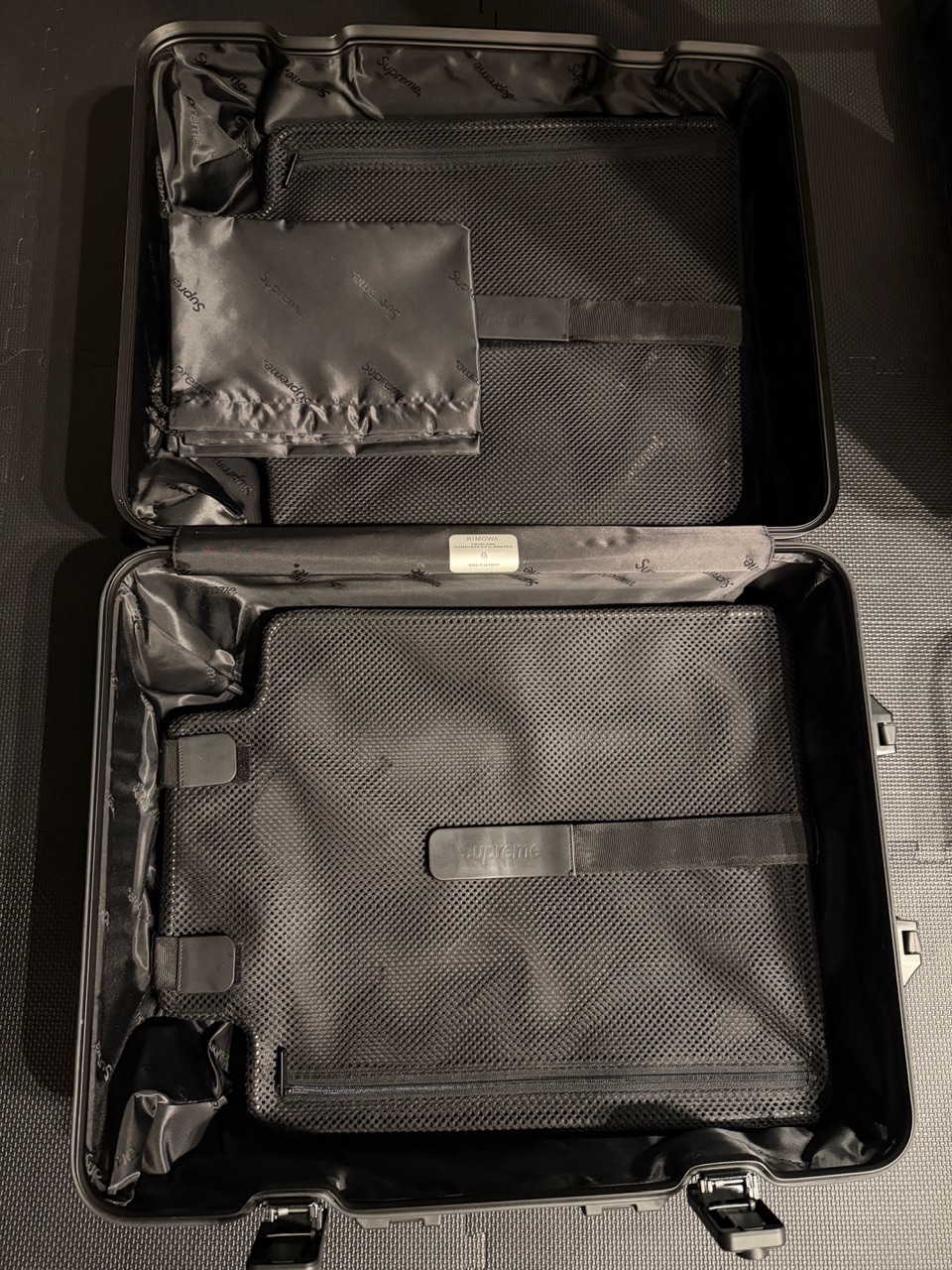 SUPREME×RIMOWA キャリーケース 保証書など付属品完備 - ARCHIVESTOCK