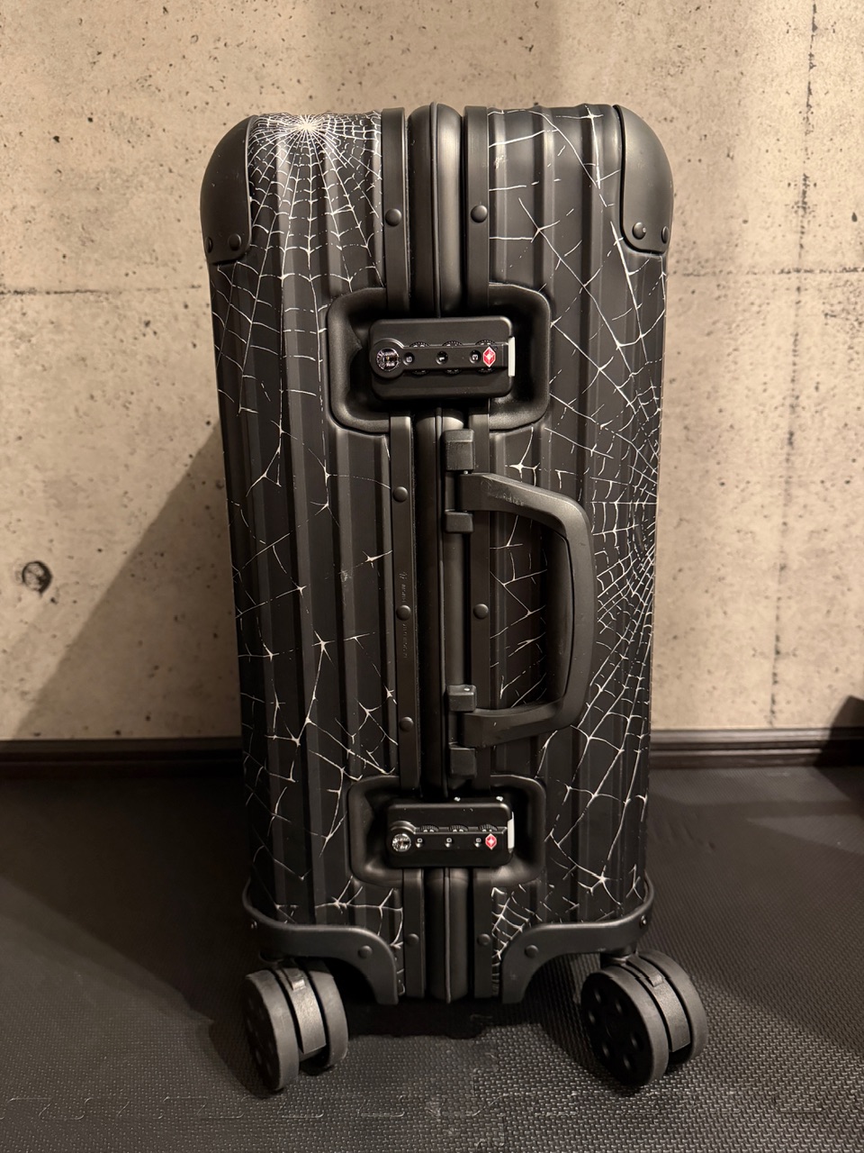 SUPREME×RIMOWA キャリーケース 保証書など付属品完備 - ARCHIVESTOCK