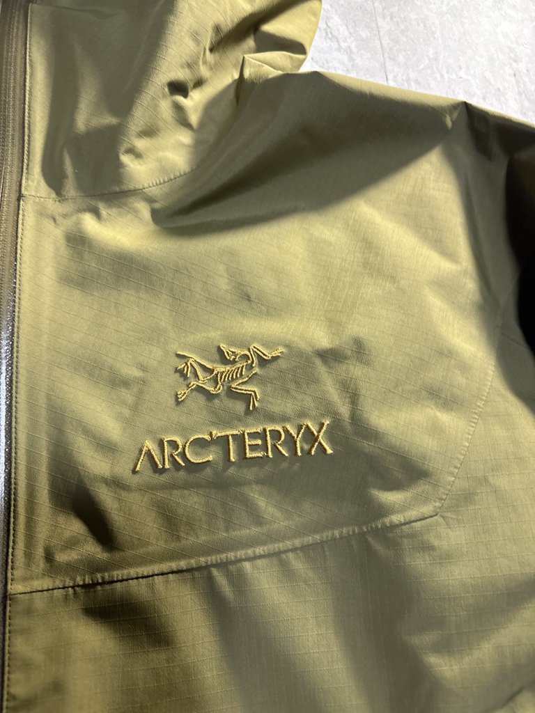 ARC'TERYX BEAMS 別注 正規品 BETA SL 金刺繍 - ARCHIVESTOCK