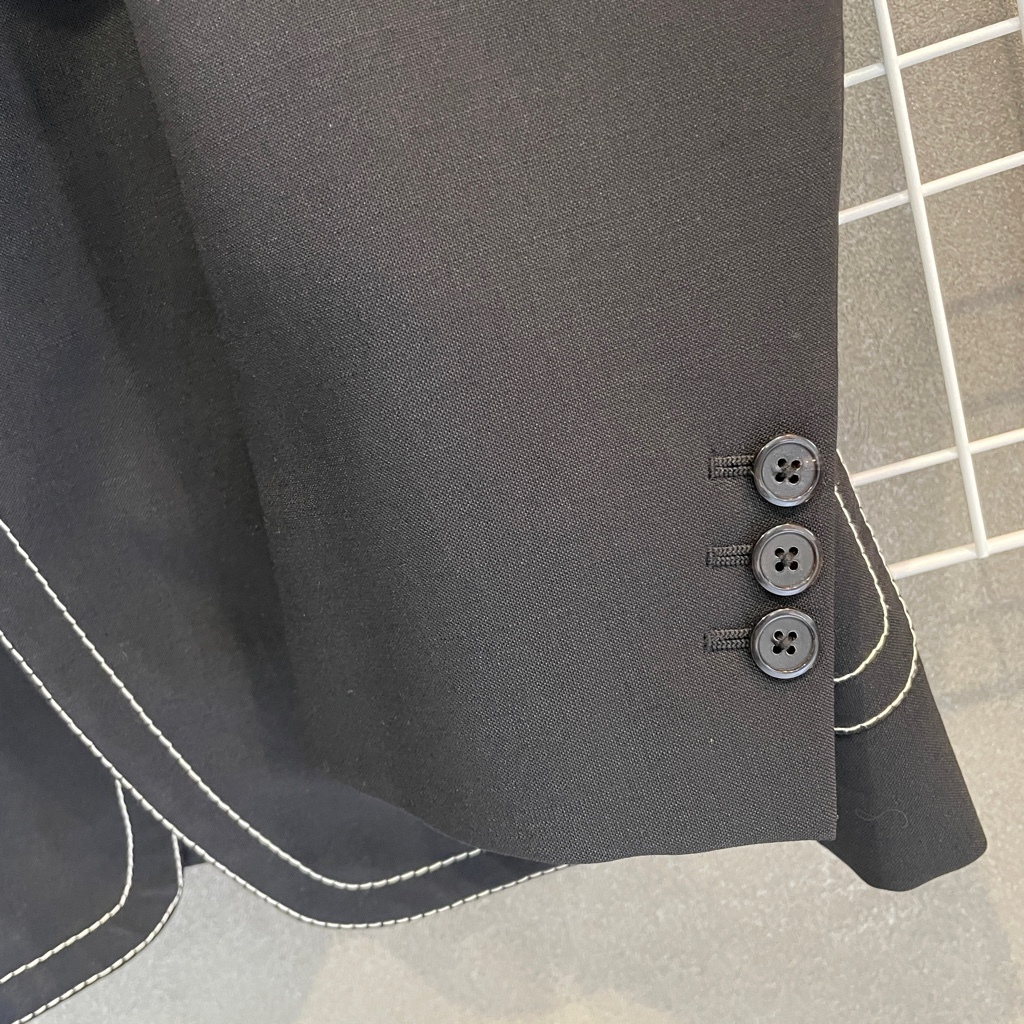 美品 プラダ 15ss 0番ステッチ テーラード ジャケット prada 黒 美品 プラダ 15ss 0番ステッチ テーラード ジャケット prada 黒